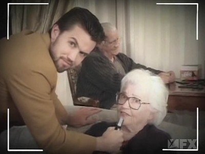 Episode frank-sets-sweet-dee-on-fire